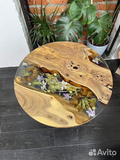 Столешница из спила с сухоцветами