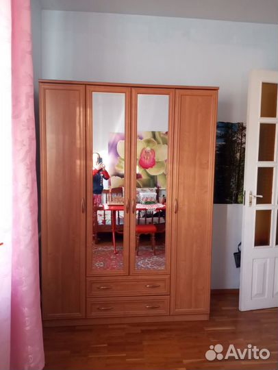 Шкаф