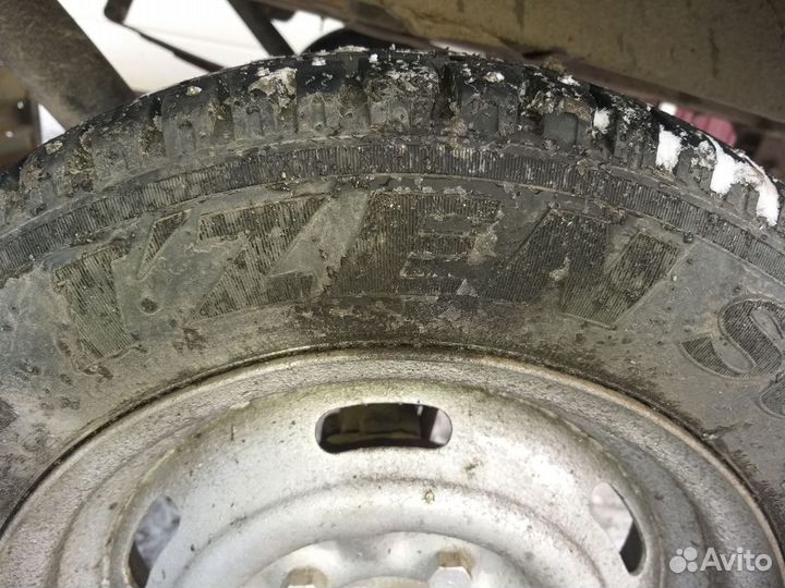 Marshal I'Zen Stud Snow KW11 155/70 R13