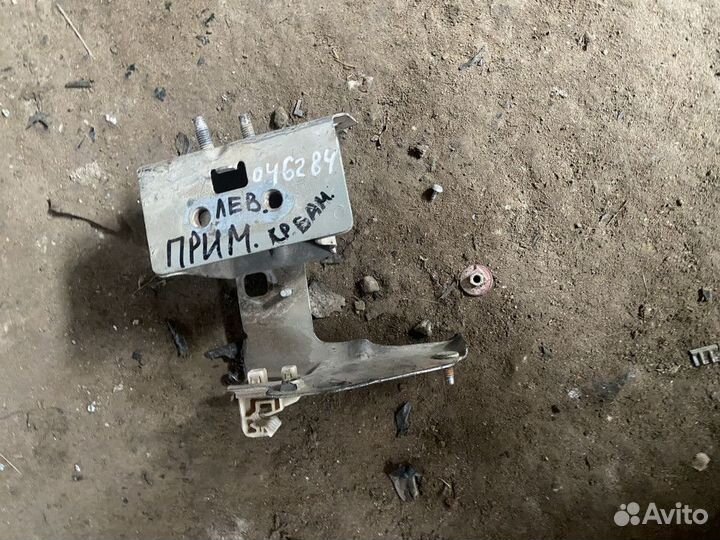 Кронштейн бампера левый Nissan Primera P12 2002-20