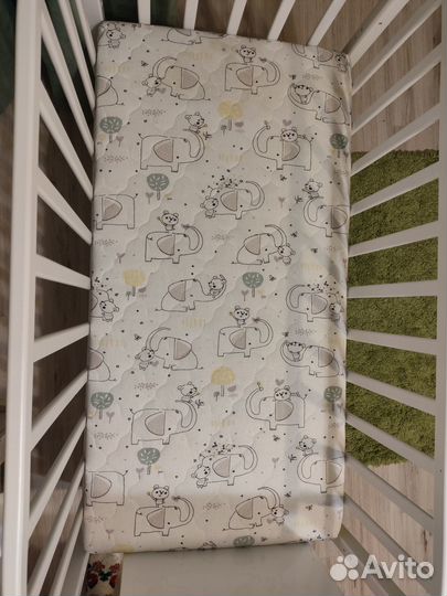 Детская кроватка для малыша новорожденного