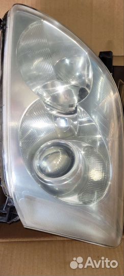 Передние фары toyota avensis 250