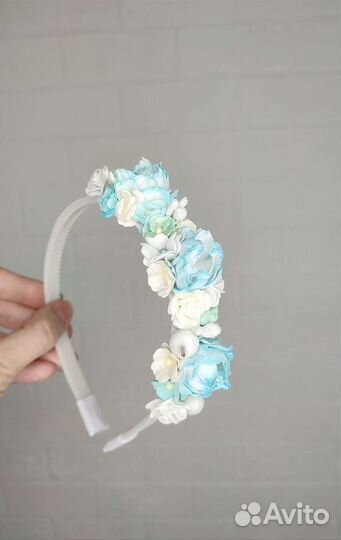 Ободок для волос с цветами