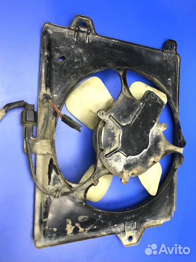 Мицубиси Спэйс Вагон Вентилятор кондиционера