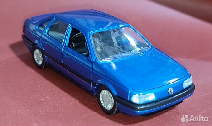Volkswagen Passat B3 1/43
