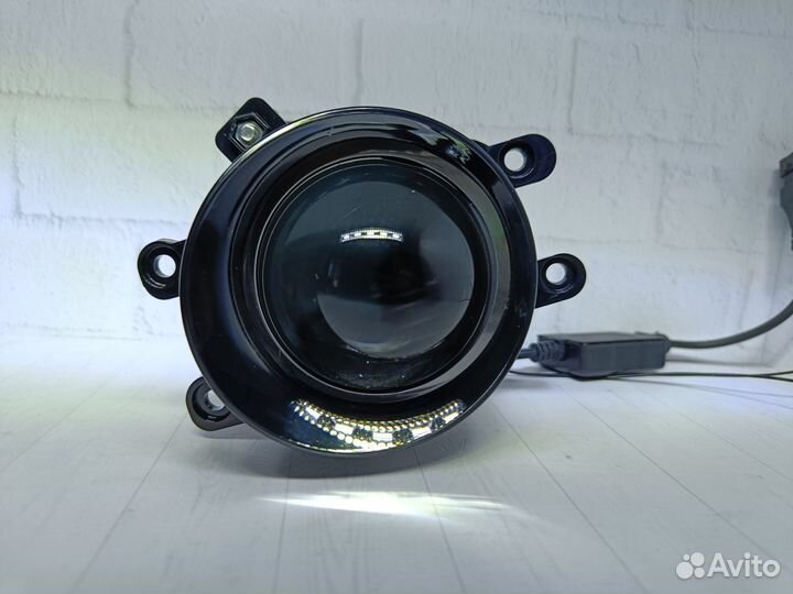 BI LED противотуманные фары на Тойоту