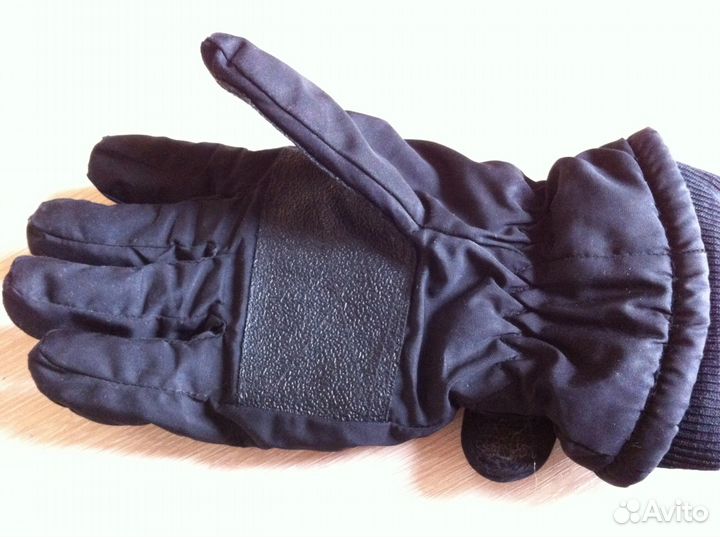 Шапка зимняя, шарф и перчатки на 8-10 лет