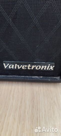 Гитарный комбоусилитель