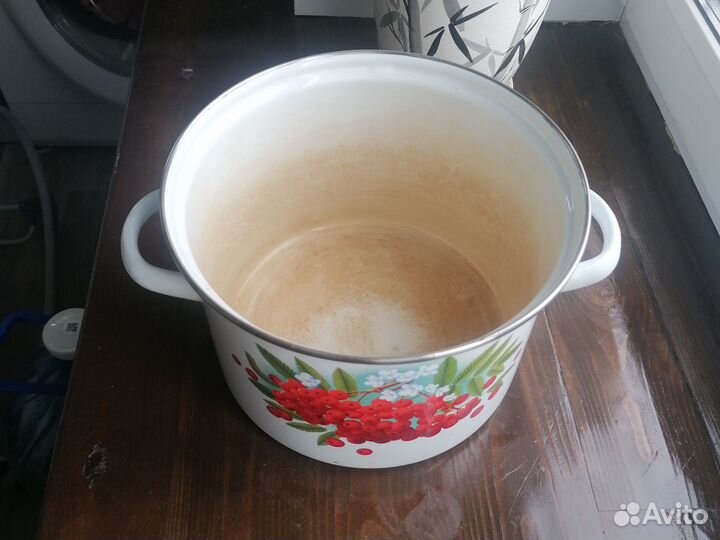Кастрюля эмалированная