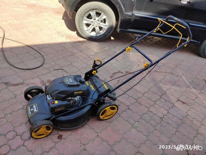 Газонокосилка бензиновая самоходная
