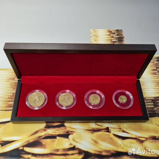 Набор золотых монет Георгий Победоносец с футляром