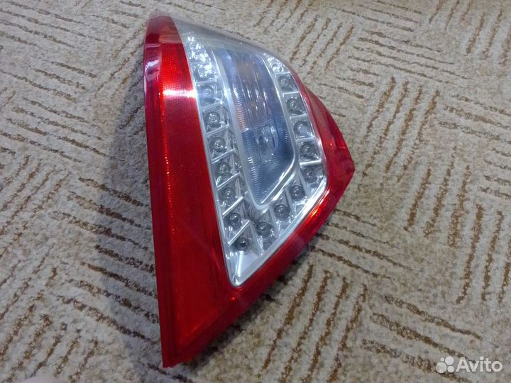 Задняя фара от машины нисан Теана