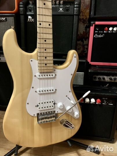 Электрогитара под Fender HSS + Комбик 15ват