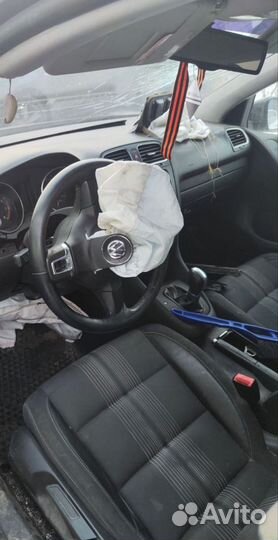 Volkswagen Golf 1.6 AMT, 2012, битый, 250 000 км
