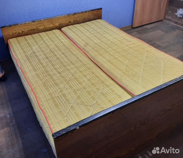 Кровать двухспальная 140 200 бу