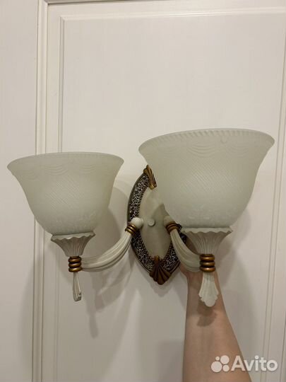 Светильник настенный классический