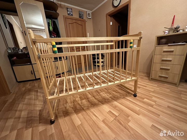 Детская кроватка