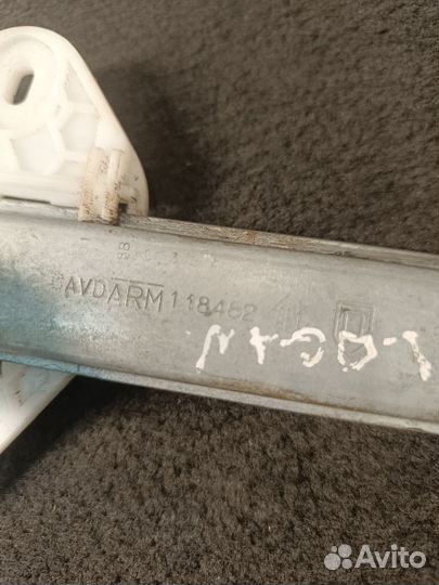 Стеклоподъемник передний правый на рено логан