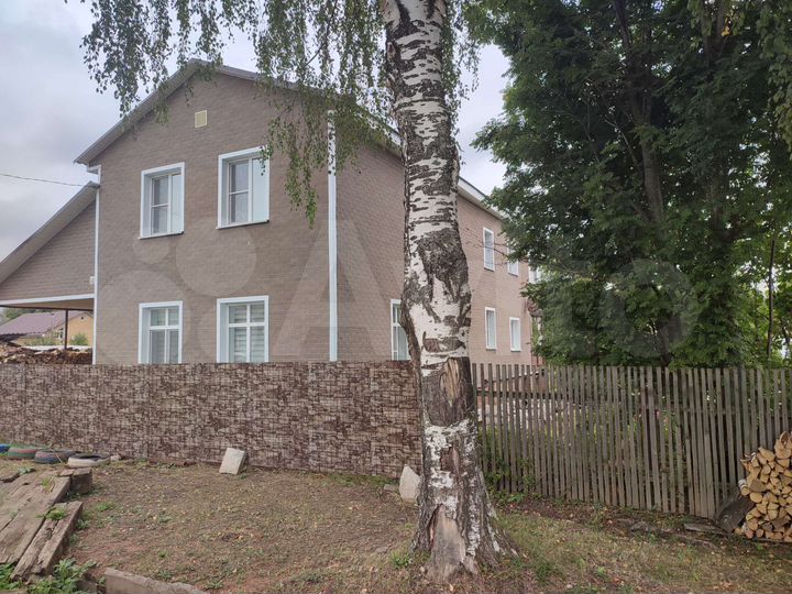 Дом 200 м² на участке 20 сот.