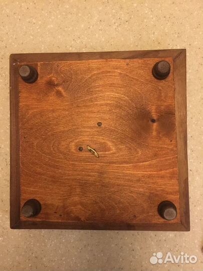 Музыкальная шкатулка, подставка