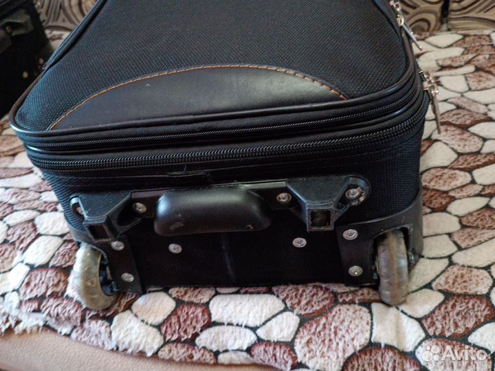 Чемодан на колесах бу