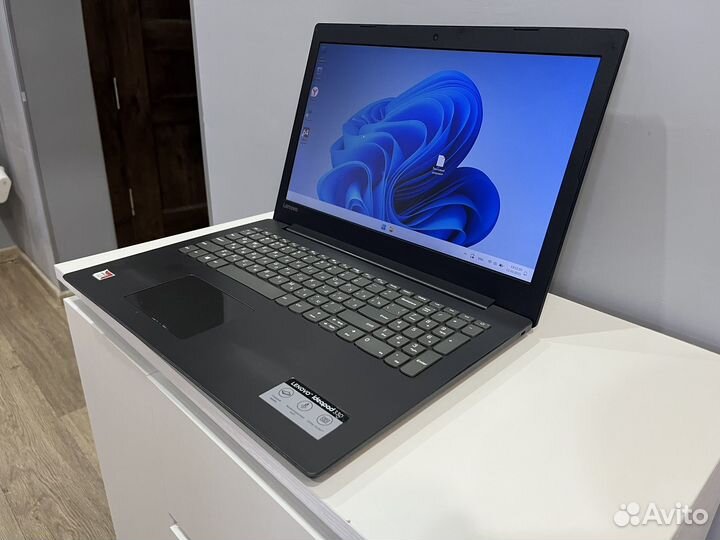 Отличный ноутбук Lenovo 2018