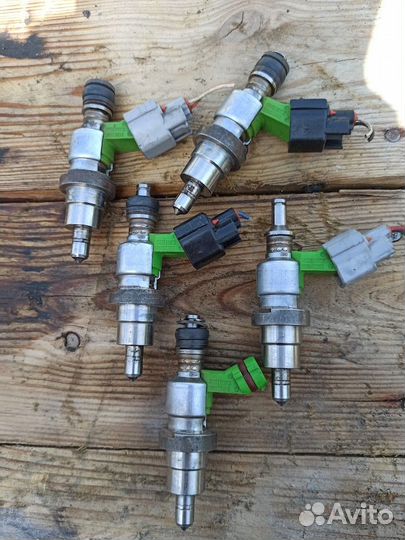 Форсунка топливная 1AZ 2AZ Toyota Avensis 2