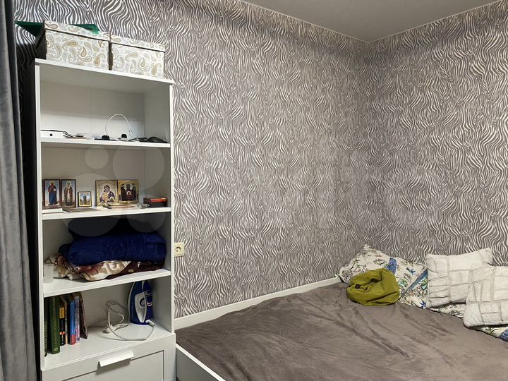 2-к. квартира, 40 м², 1/25 эт.