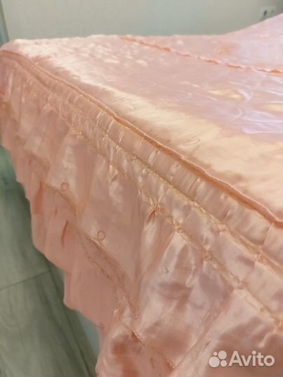 Покрывало на полуторную кровать розовое б/у