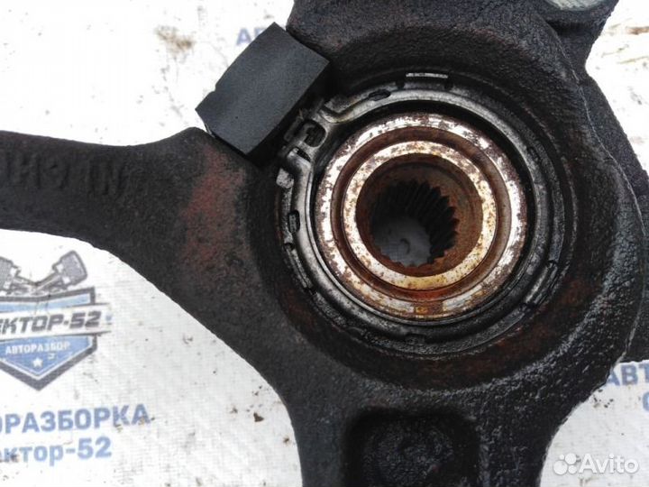 Кулак передний левый Renault Sandero 1 Logan 1