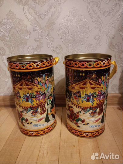 Железные подарочные банки к новому году бу