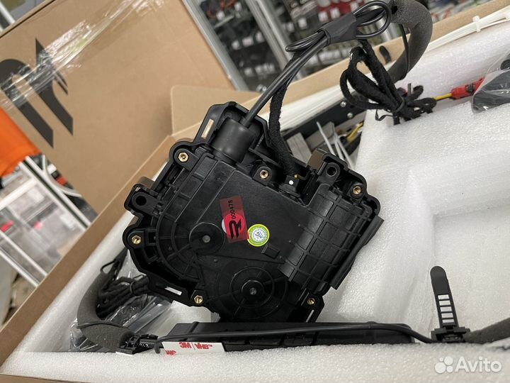 Доводчики дверей для Volvo комплект