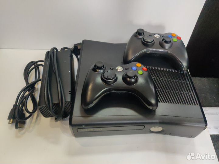 Игровые приставки Microsoft Xbox 360S 1439-250 GB