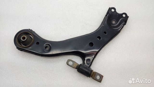 Рычаг подвески передний правый Toyota Camry XV70