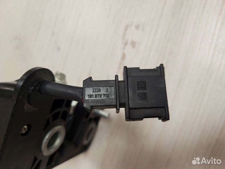 Замок багажника с электроприводом 2171