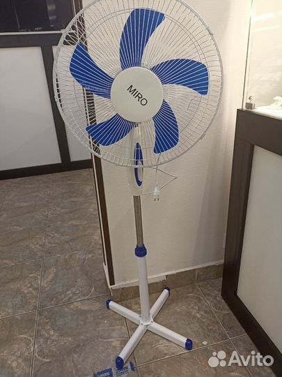 Вентилятор напольный Miro