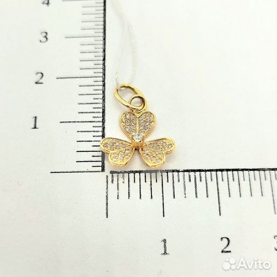 Золотая подвеска с камнем