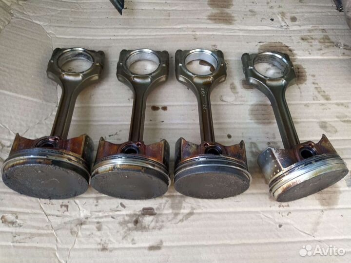 Головка блока цилиндров,поршни,коленвал,поддон мас