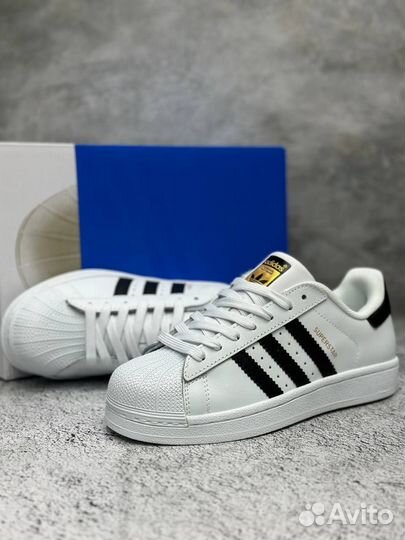 Adidas superstar