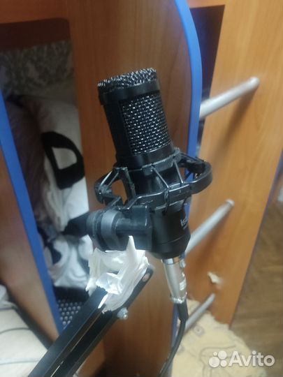 Студийный микрофон