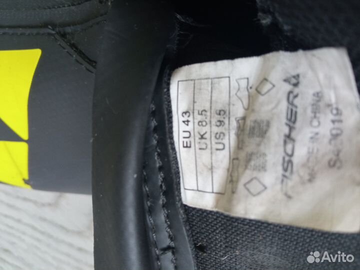 Лыжные ботинки коньковые fisher