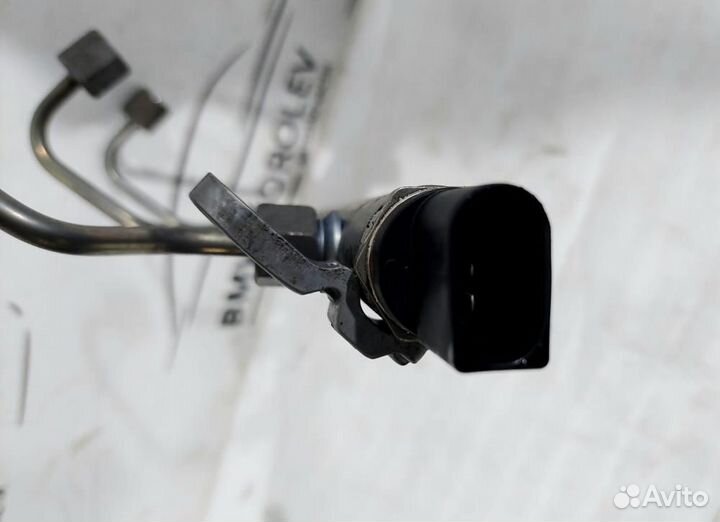 Рейка топливная (рампа) Grand Cherokee (WH/WK) 200