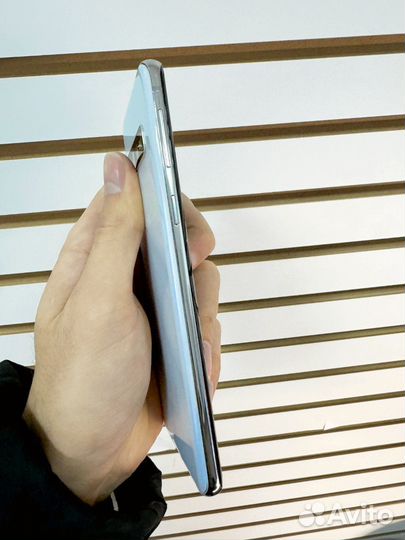 Samsung Galaxy S10, 8/128 ГБ