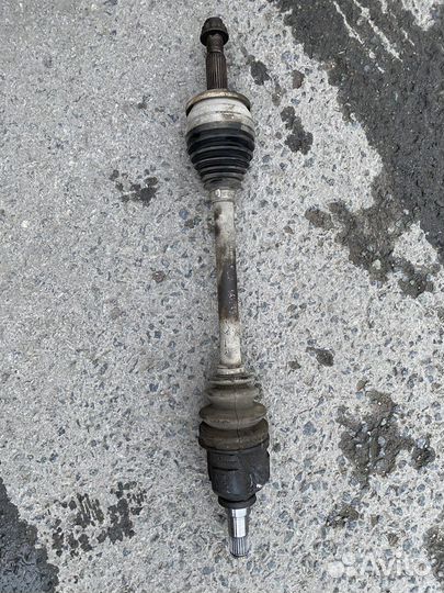 Привод левый Toyota Corolla Auris 150 Оригинал