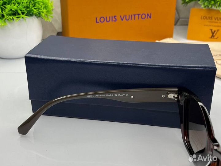 Солнцезащитные очки louis vuitton