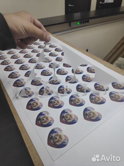 Широкоформатная печать баннеров, этикеток/стикеров