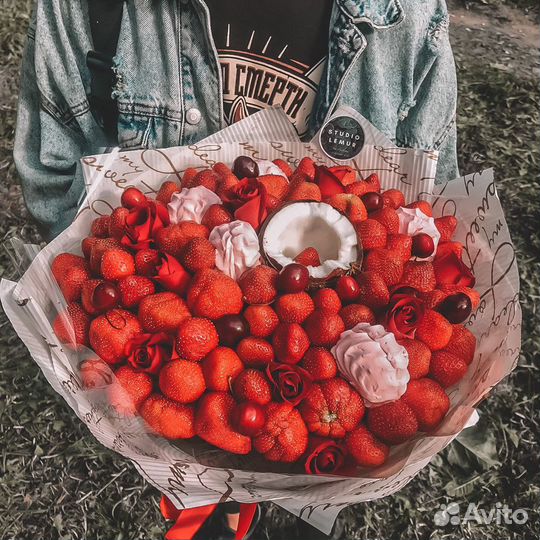 Клубничные букеты