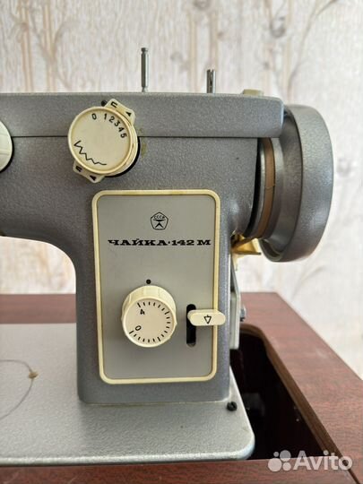 Швейная машинка Чайка 142м
