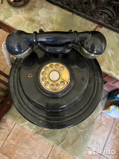 Подставка с телефоном из оникса