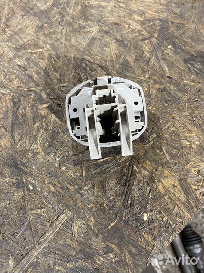 Фиксатор солнцезащитного козырька рено лагуна 2